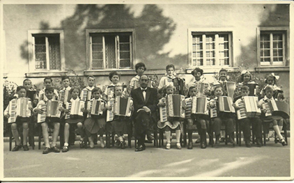 Die forte anlässlich des Abschlusskonzertes im Wiener Winarskyhof 1952
